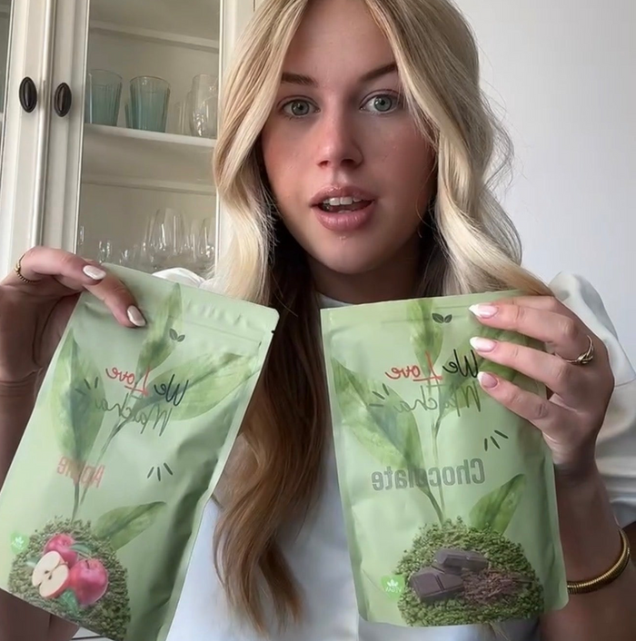 Klant met We Love Matcha Apple en Chocolate